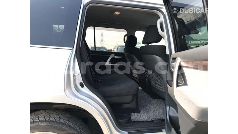 Big with watermark toyota land cruiser dakar import dubai 4931