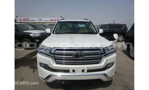 Buy Import Toyota Land Cruiser White Car in Import - Dubai in Dakar Buy Import Toyota Land Cruiser White Car in Import - Dubai in Dakar
