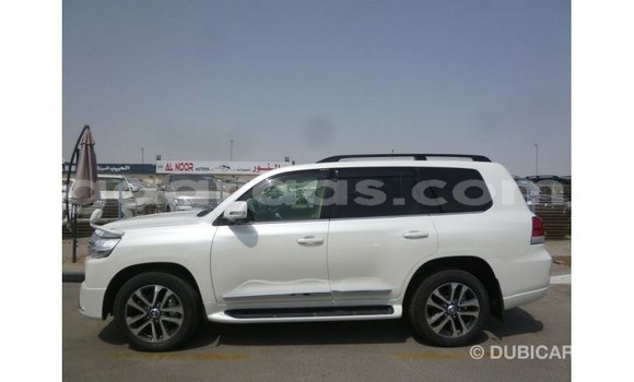 Buy Import Toyota Land Cruiser White Car in Import - Dubai in Dakar Buy Import Toyota Land Cruiser White Car in Import - Dubai in Dakar