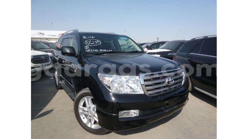 Big with watermark toyota land cruiser dakar import dubai 4937