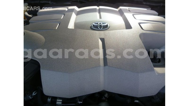 Big with watermark toyota land cruiser dakar import dubai 4937