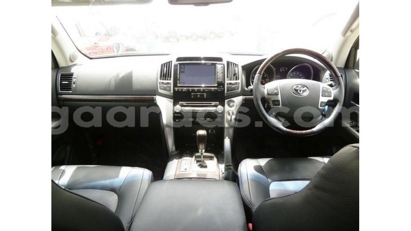 Big with watermark toyota land cruiser dakar import dubai 4939