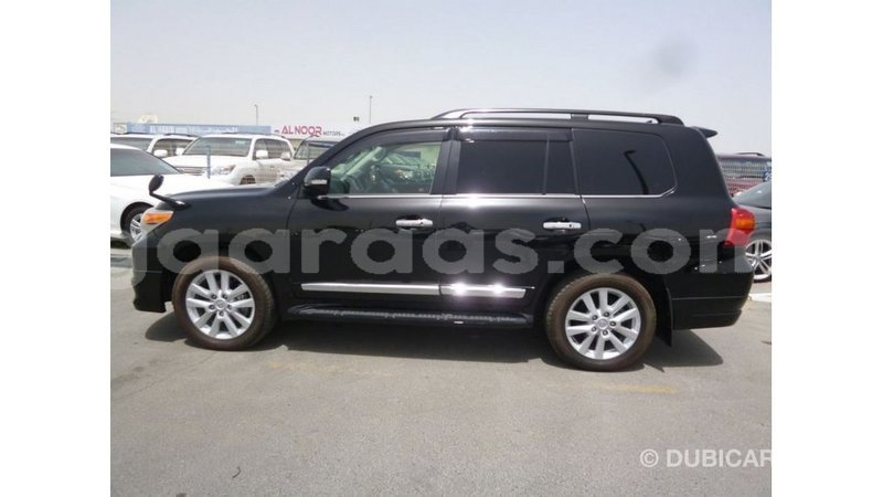 Big with watermark toyota land cruiser dakar import dubai 4939