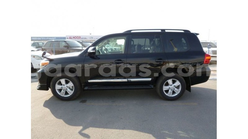 Big with watermark toyota land cruiser dakar import dubai 4942