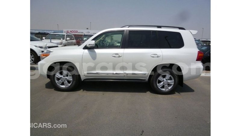 Big with watermark toyota land cruiser dakar import dubai 4943