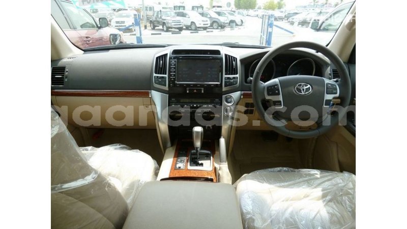 Big with watermark toyota land cruiser dakar import dubai 4946