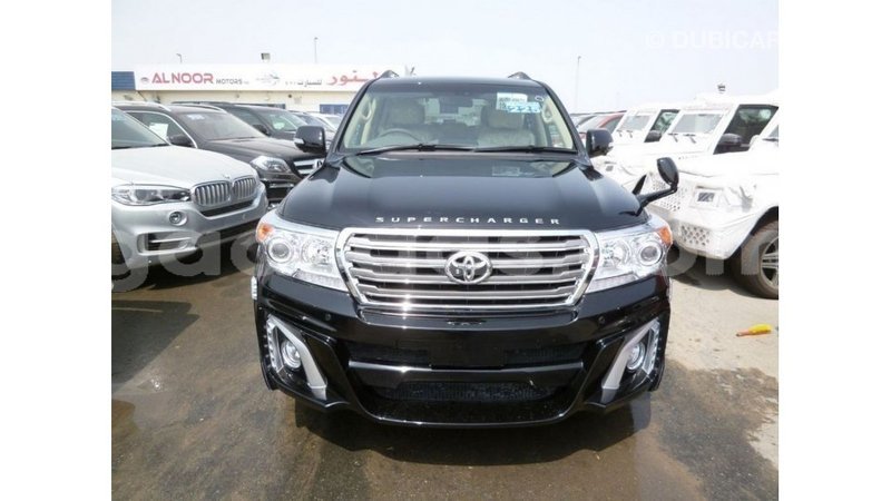 Big with watermark toyota land cruiser dakar import dubai 4946