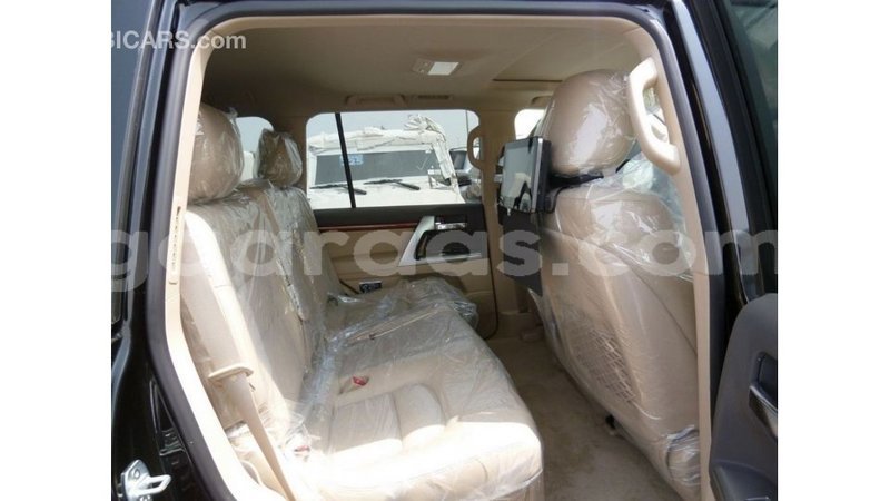 Big with watermark toyota land cruiser dakar import dubai 4946