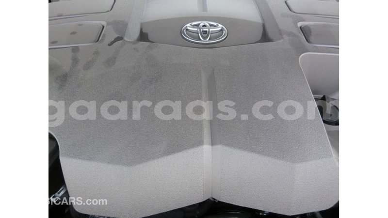 Big with watermark toyota land cruiser dakar import dubai 4946