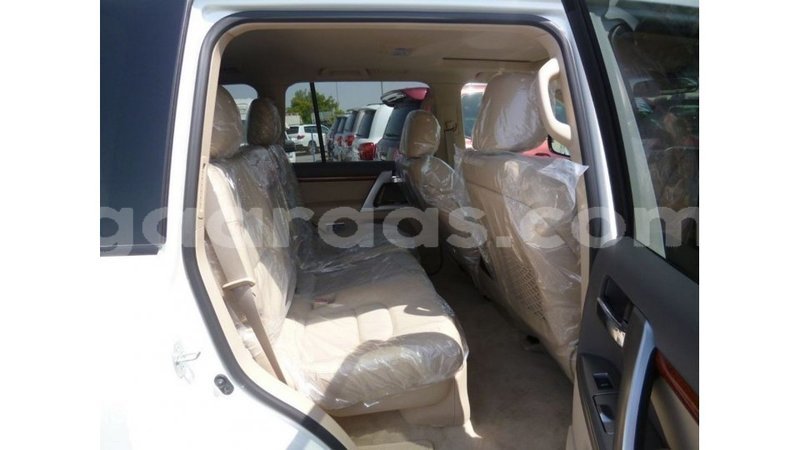 Big with watermark toyota land cruiser dakar import dubai 4947