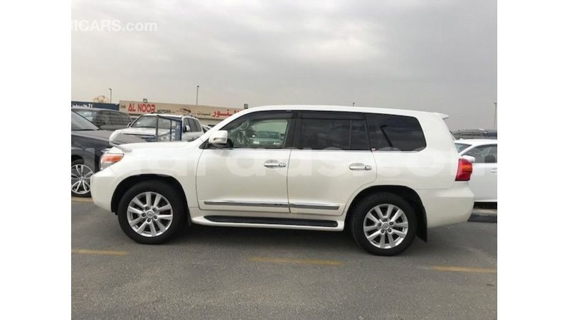 Big with watermark toyota land cruiser dakar import dubai 4974