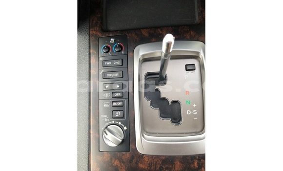 Acheter Import Voiture Toyota Land Cruiser Blanc à Import - Dubai, Dakar Acheter Import Voiture Toyota Land Cruiser Blanc à Import - Dubai, Dakar