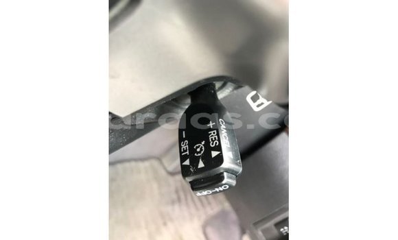 Acheter Import Voiture Toyota Land Cruiser Blanc à Import - Dubai, Dakar Acheter Import Voiture Toyota Land Cruiser Blanc à Import - Dubai, Dakar