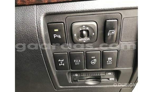 Acheter Import Voiture Toyota Land Cruiser Blanc à Import - Dubai, Dakar Acheter Import Voiture Toyota Land Cruiser Blanc à Import - Dubai, Dakar