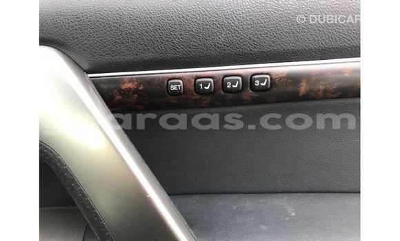 Acheter Import Voiture Toyota Land Cruiser Blanc à Import - Dubai, Dakar Acheter Import Voiture Toyota Land Cruiser Blanc à Import - Dubai, Dakar