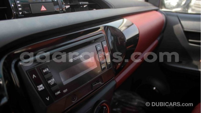 Big with watermark toyota hilux dakar import dubai 5005