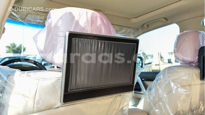 Big with watermark toyota land cruiser dakar import dubai 5020