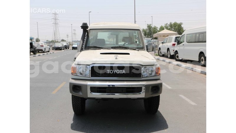 Big with watermark toyota land cruiser dakar import dubai 5039