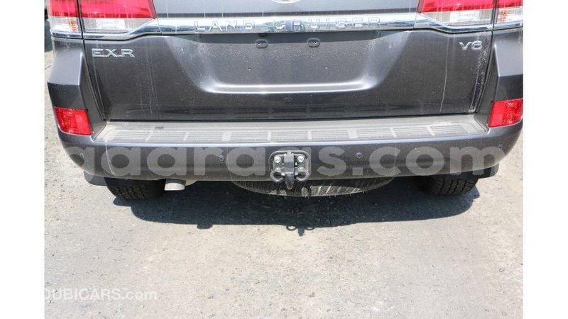 Big with watermark toyota land cruiser dakar import dubai 5042