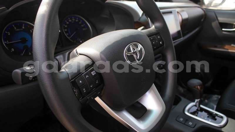 Big with watermark toyota hilux dakar import dubai 5044