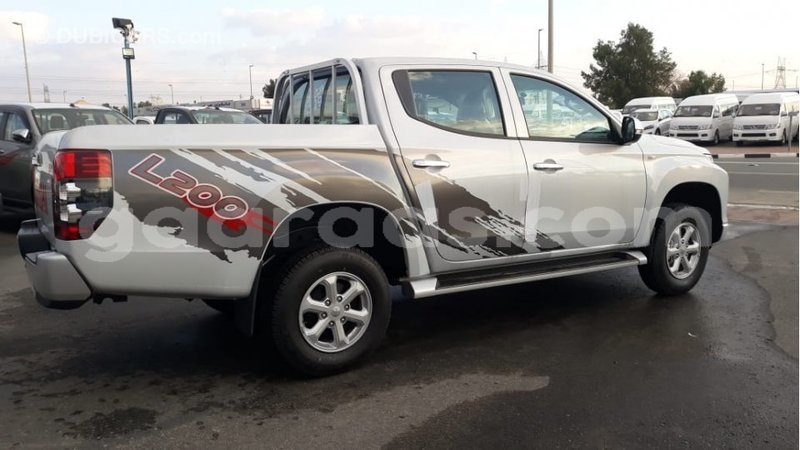 Big with watermark mitsubishi l200 dakar import dubai 5046