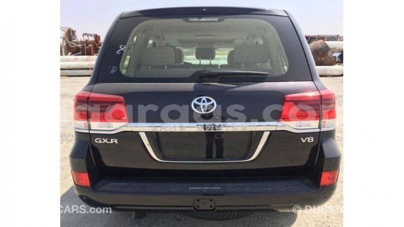 Big with watermark toyota land cruiser dakar import dubai 5052