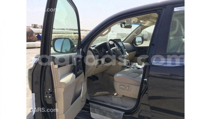 Big with watermark toyota land cruiser dakar import dubai 5052