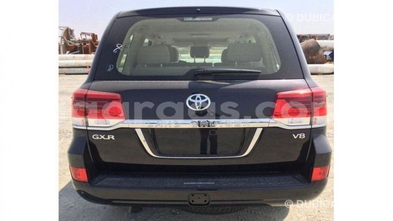 Big with watermark toyota land cruiser dakar import dubai 5082