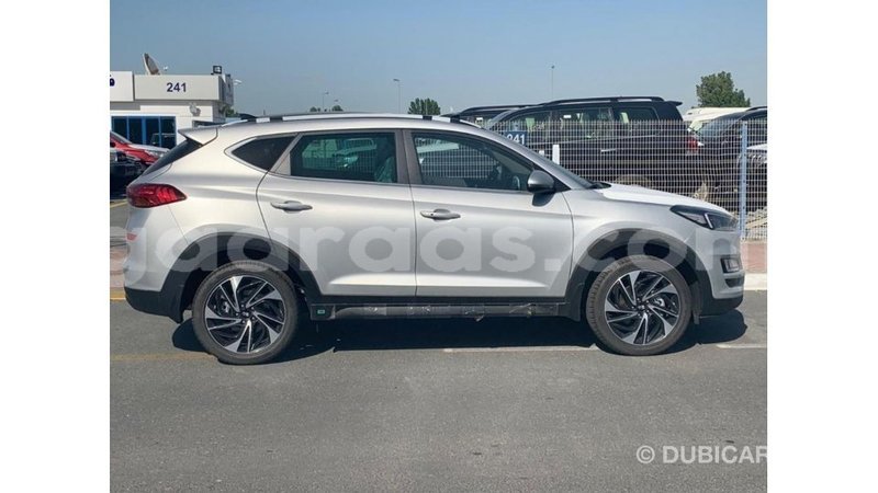 Big with watermark hyundai tucson dakar import dubai 5096