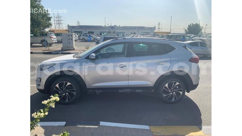 Big with watermark hyundai tucson dakar import dubai 5096