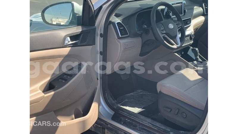 Big with watermark hyundai tucson dakar import dubai 5096