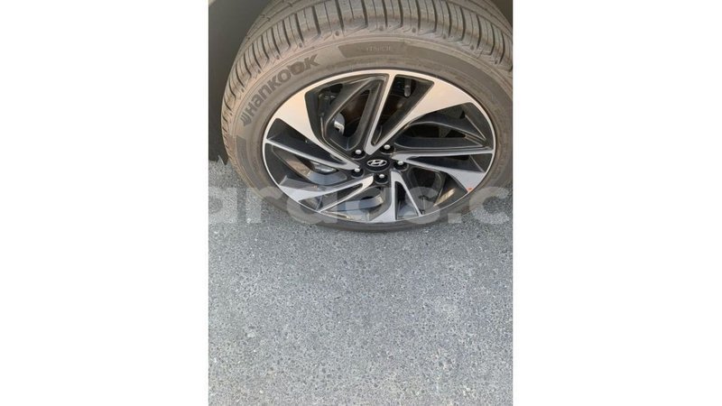 Big with watermark hyundai tucson dakar import dubai 5096