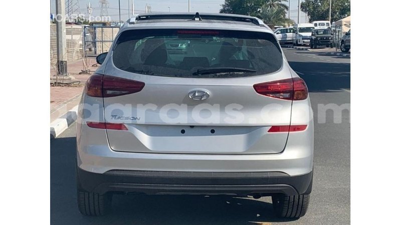 Big with watermark hyundai tucson dakar import dubai 5096