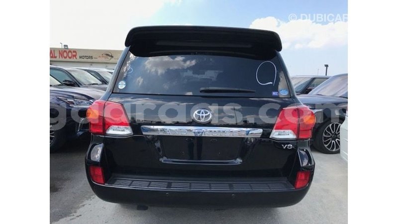 Big with watermark toyota land cruiser dakar import dubai 5097