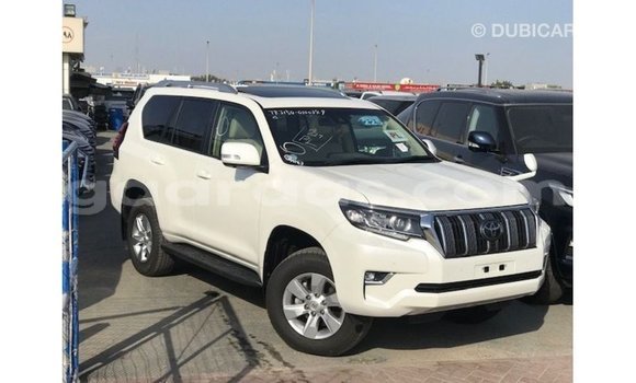 Acheter Import Voiture Toyota Prado Blanc à Import - Dubai, Dakar Acheter Import Voiture Toyota Prado Blanc à Import - Dubai, Dakar