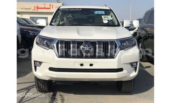 Acheter Import Voiture Toyota Prado Blanc à Import - Dubai, Dakar Acheter Import Voiture Toyota Prado Blanc à Import - Dubai, Dakar