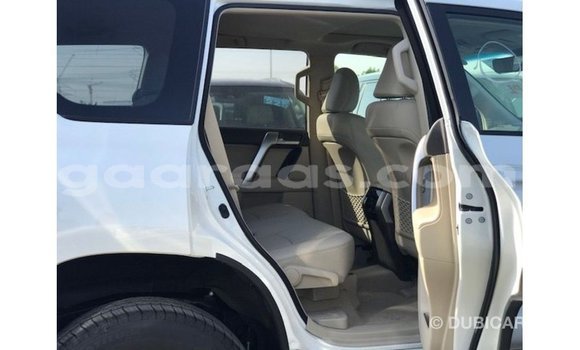 Acheter Import Voiture Toyota Prado Blanc à Import - Dubai, Dakar Acheter Import Voiture Toyota Prado Blanc à Import - Dubai, Dakar