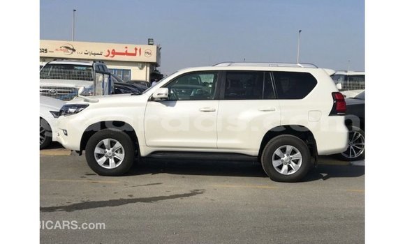 Acheter Import Voiture Toyota Prado Blanc à Import - Dubai, Dakar Acheter Import Voiture Toyota Prado Blanc à Import - Dubai, Dakar