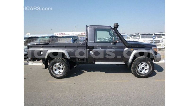 Big with watermark toyota land cruiser dakar import dubai 5109