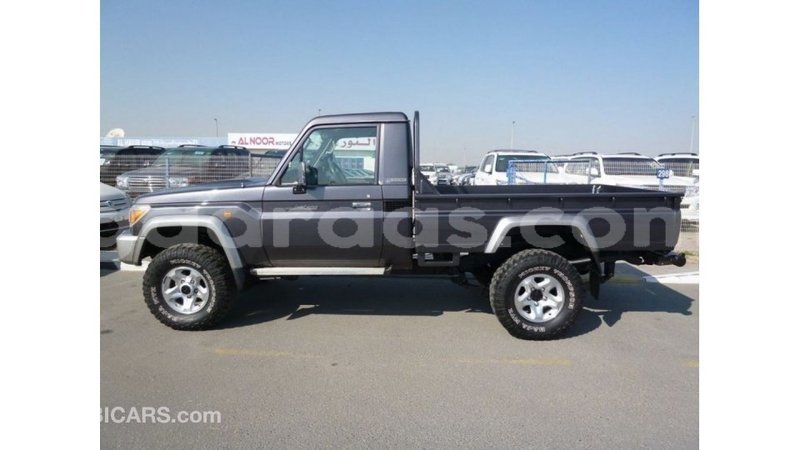 Big with watermark toyota land cruiser dakar import dubai 5109