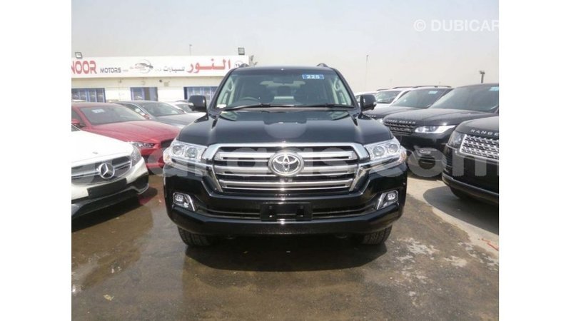 Big with watermark toyota land cruiser dakar import dubai 5117