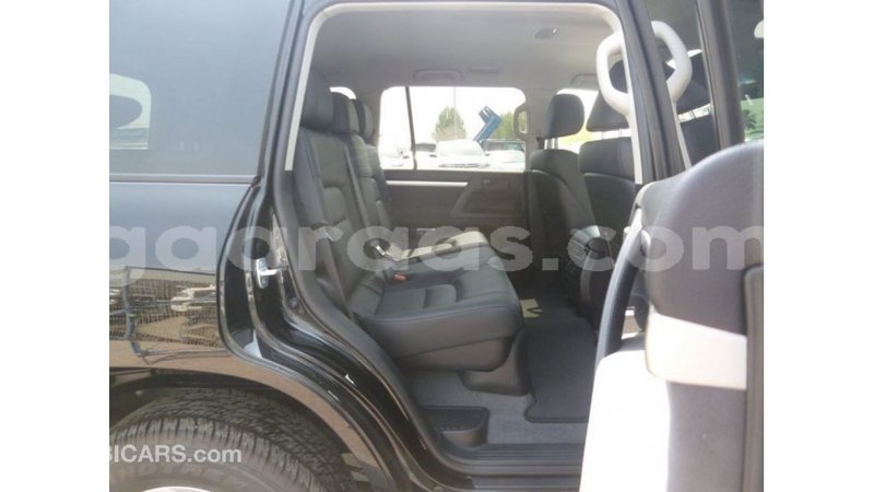 Big with watermark toyota land cruiser dakar import dubai 5117