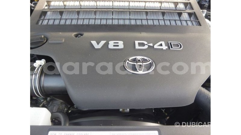 Big with watermark toyota land cruiser dakar import dubai 5119