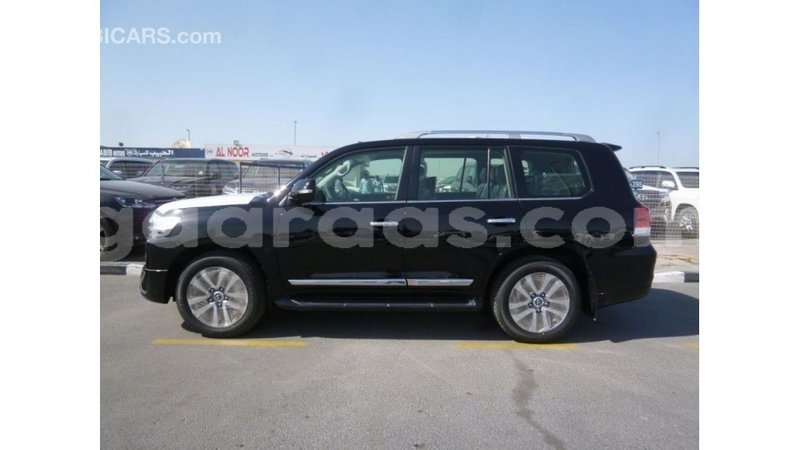 Big with watermark toyota land cruiser dakar import dubai 5120