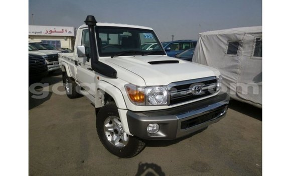 Buy Import Toyota Land Cruiser White Car in Import - Dubai in Dakar Buy Import Toyota Land Cruiser White Car in Import - Dubai in Dakar