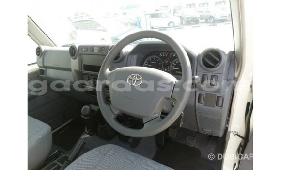 Buy Import Toyota Land Cruiser White Car in Import - Dubai in Dakar Buy Import Toyota Land Cruiser White Car in Import - Dubai in Dakar