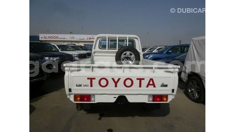 Big with watermark toyota land cruiser dakar import dubai 5130