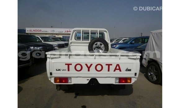 Buy Import Toyota Land Cruiser White Car in Import - Dubai in Dakar Buy Import Toyota Land Cruiser White Car in Import - Dubai in Dakar