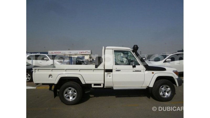 Big with watermark toyota land cruiser dakar import dubai 5130