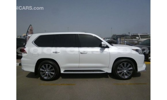 Acheter Import Voiture Lexus LX Blanc à Import - Dubai, Dakar Acheter Import Voiture Lexus LX Blanc à Import - Dubai, Dakar